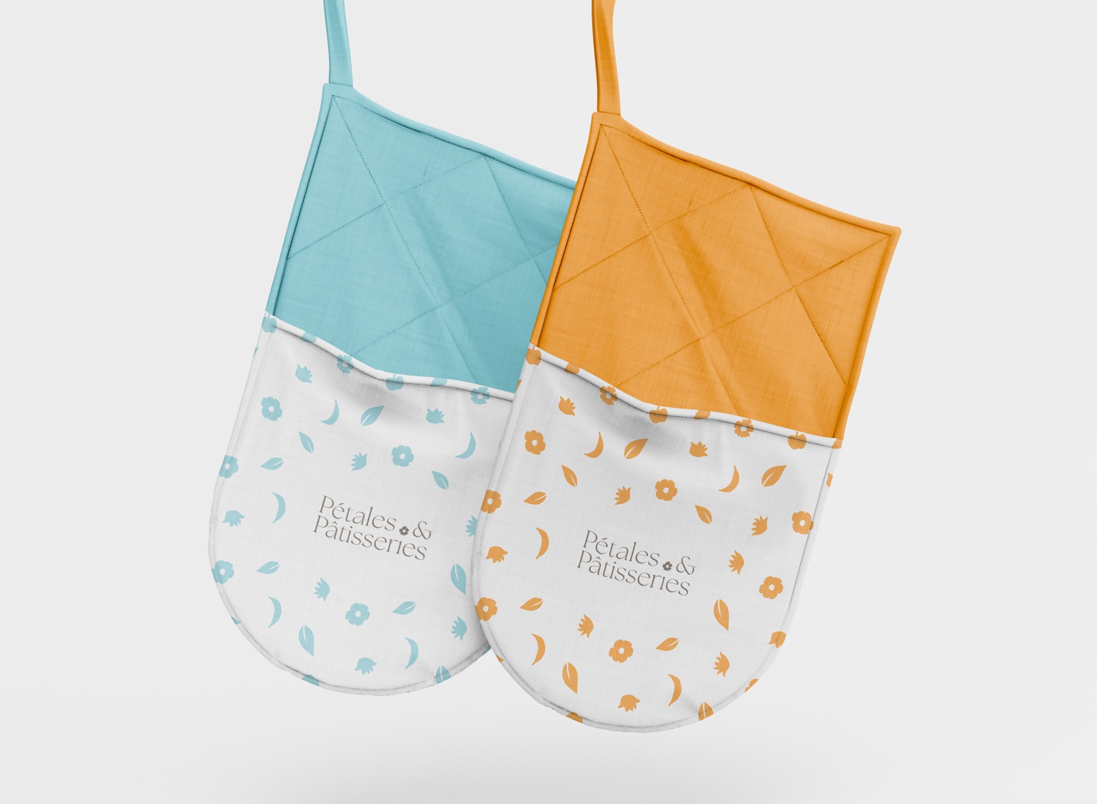 Patterned oven mitts